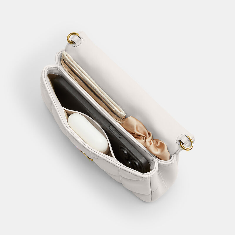 Tabby Chain Crossbody Bag 19 With Quilting, B4/CHALK, hi-res image number 3